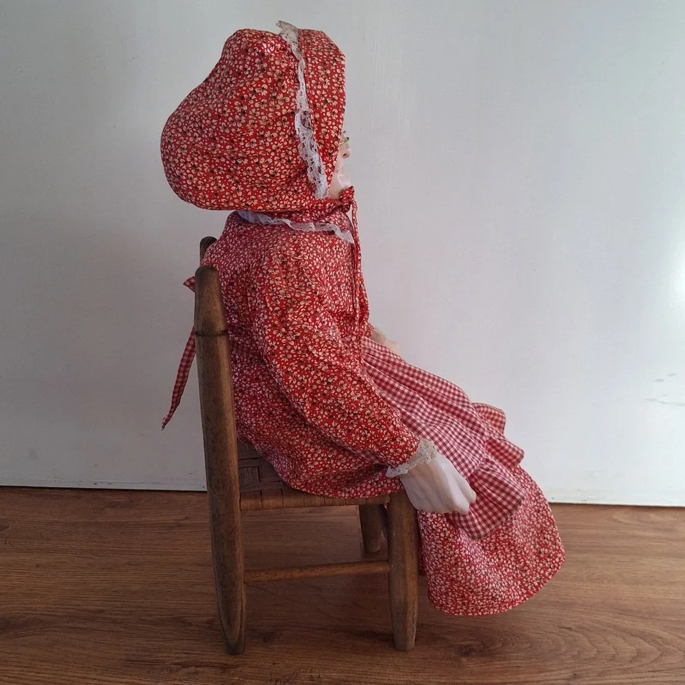 Vintage Porcelain Grandmother Grandfather Dolls Seated on Wooden Chairs Pair 23